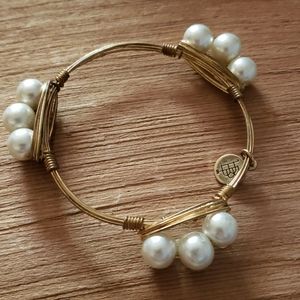 💋 3/$30 💋 Bourbon and Bowties Bangle